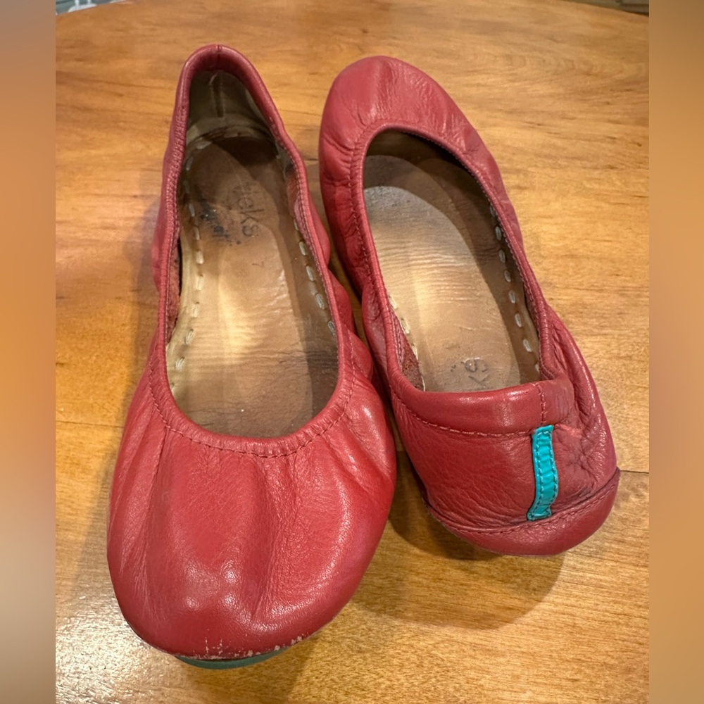 Tieks Red Leather Ballet Flats size 7 - Picture 2 of 8